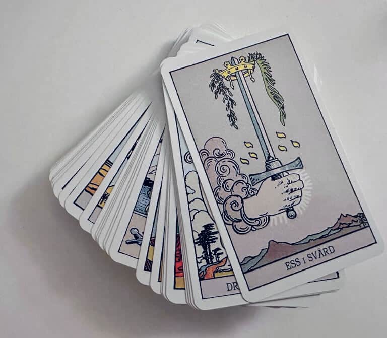 Tarotkortlek med olika tarotkort